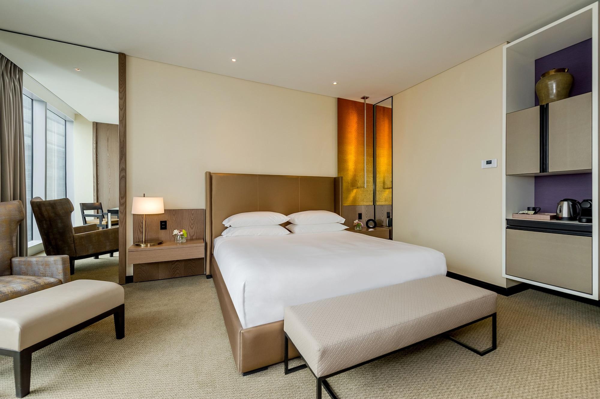 Grand Hyatt Bogota Hotel Exterior foto A bedroom at the hotel