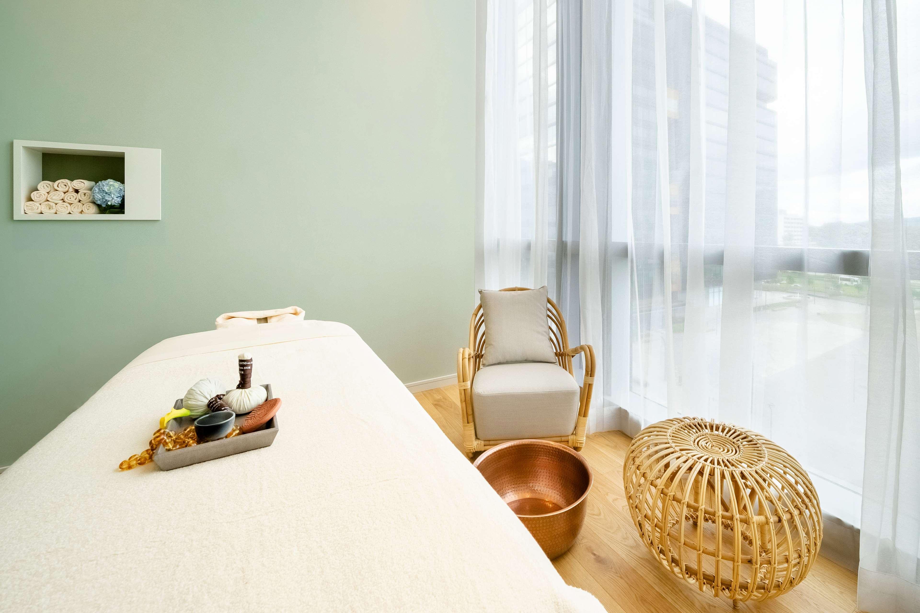 Grand Hyatt Bogota Hotel Exterior foto A treatment room at the spa