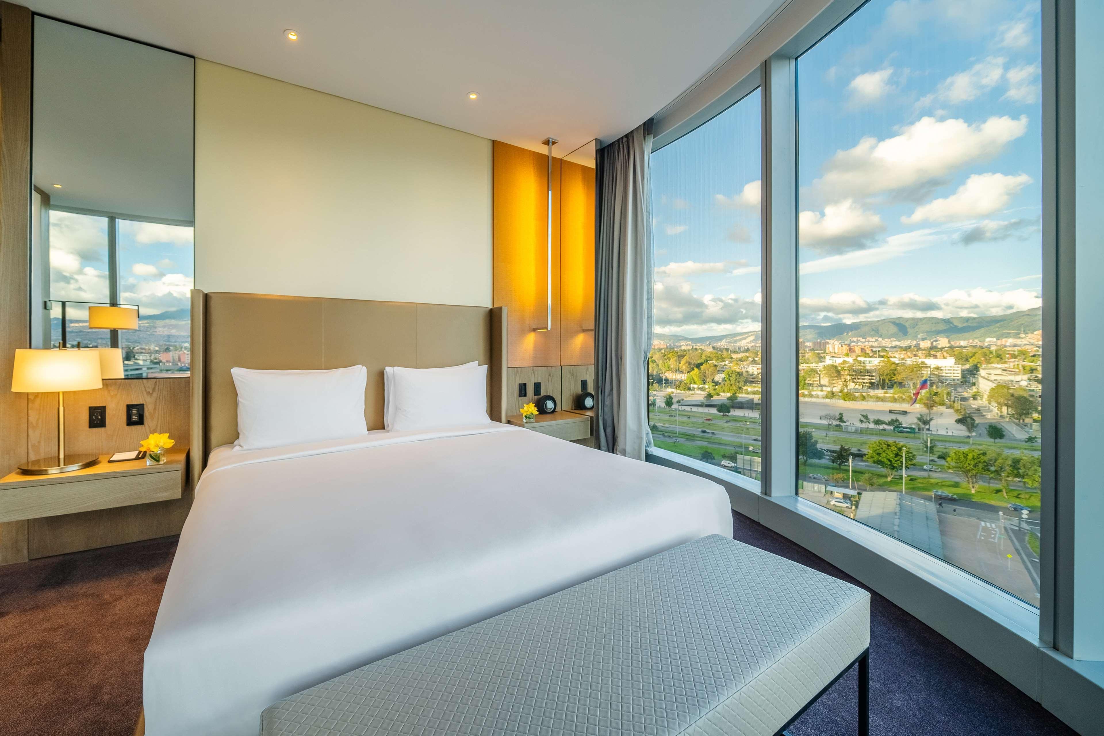 Grand Hyatt Bogota Hotel Exterior foto A bedroom at the hotel